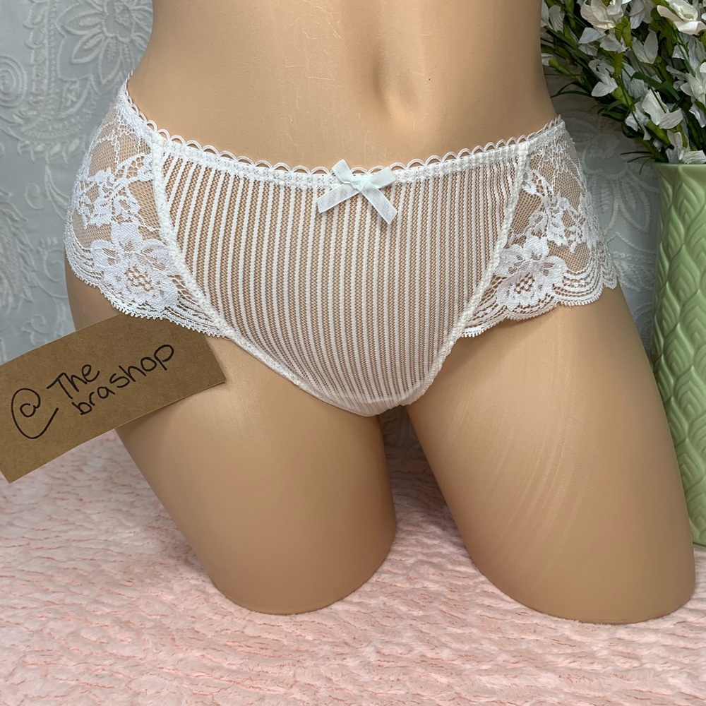 34DD Victoria’s Secret Unlined Bra Set White - Picture 5 of 7